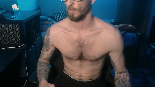 Snapshot of SexxxyLouis chatting on 02.21.25 SexxxyLouis online show from 02.21.25