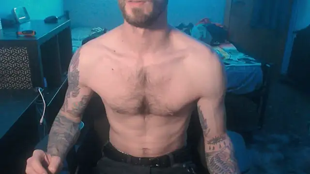 Snapshot of SexxxyLouis chatting on 02.28.25 SexxxyLouis online show from 02.28.25