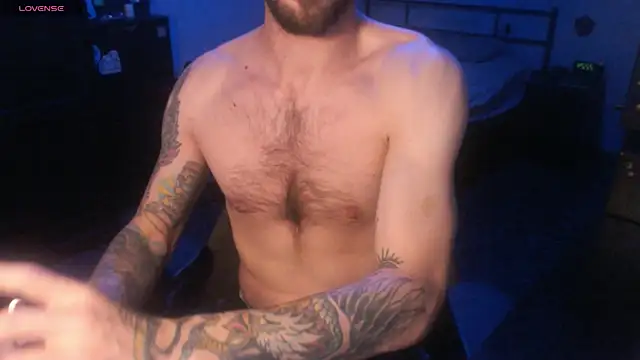 SexxxyLouis online show from 11.04.25