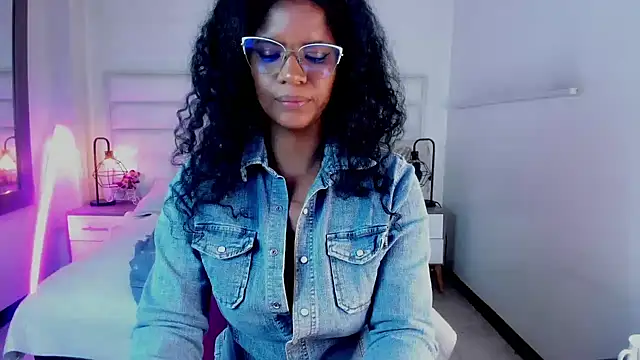 Snapshot of Ellie_Alves chatting on 01.30.25 Ellie Alves online show from 01.30.25