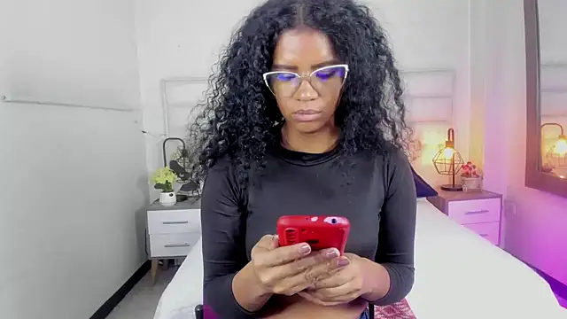 Snapshot of Ellie_Alves chatting on 02.07.25 Ellie Alves online show from 02.07.25