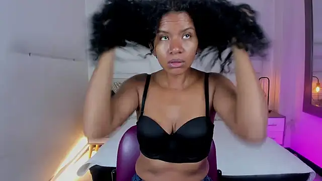 Snapshot of Ellie_Alves chatting on 02.11.25 Ellie Alves online show from 02.11.25