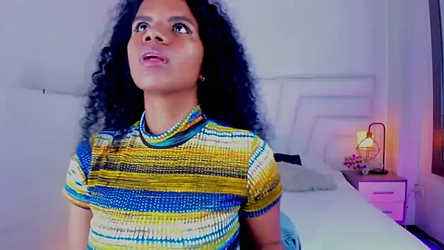 Snapshot of Ellie_Alves chatting on 02.13.25 Ellie Alves online show from 02.13.25