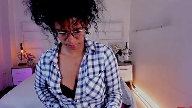 Snapshot of Ellie_Alves chatting on 03.07.25 Ellie Alves online show from 03.07.25