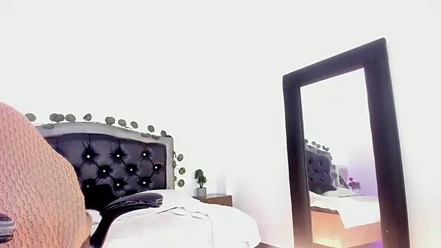 Snapshot of Ellie_Alves chatting on 03.20.25 Ellie Alves online show from 03.20.25