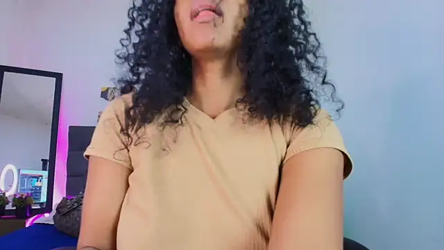 Snapshot of Ellie_Alves chatting on 09.09.25 Ellie Alves online show from 09.09.25