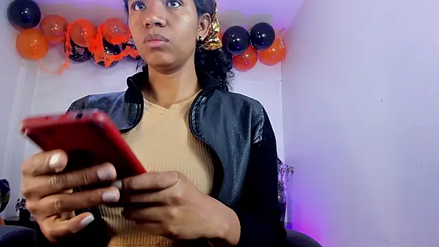 Snapshot of Ellie_Alves chatting on 11.04.25 Ellie Alves online show from 11.04.25