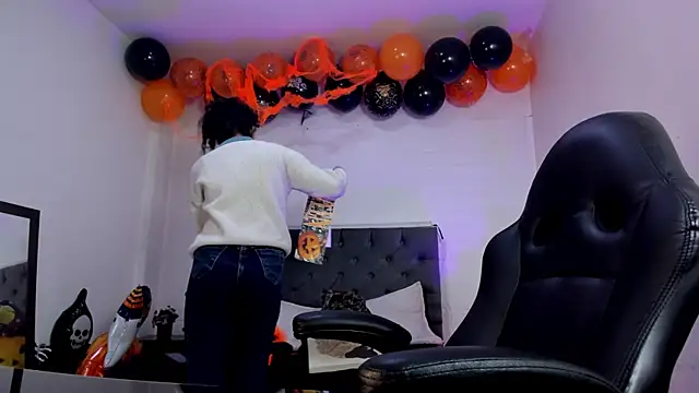 Snapshot of Ellie_Alves chatting on 11.05.25 Ellie Alves online show from 11.05.25