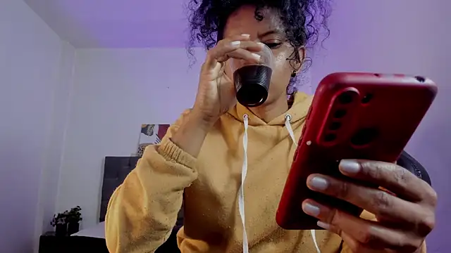 Snapshot of Ellie_Alves chatting on 11.09.25 Ellie Alves online show from 11.09.25