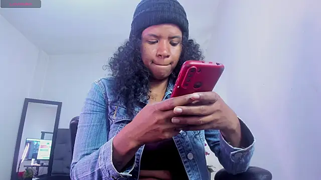 Snapshot of Ellie_Alves chatting on 12.05.25 Ellie Alves online show from 12.05.25