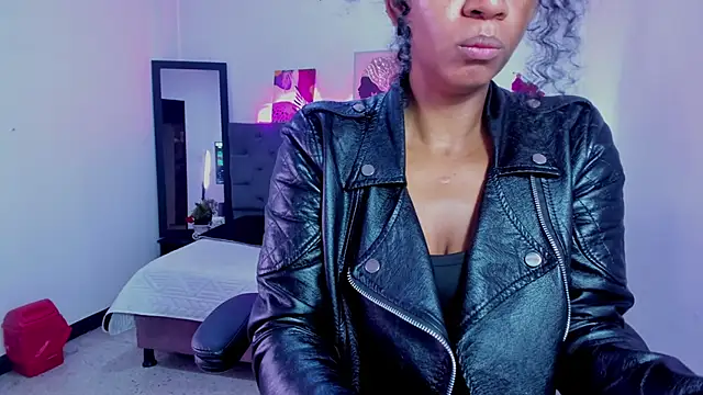 Snapshot of Ellie_Alves chatting on 12.16.25 Ellie Alves online show from 12.16.25