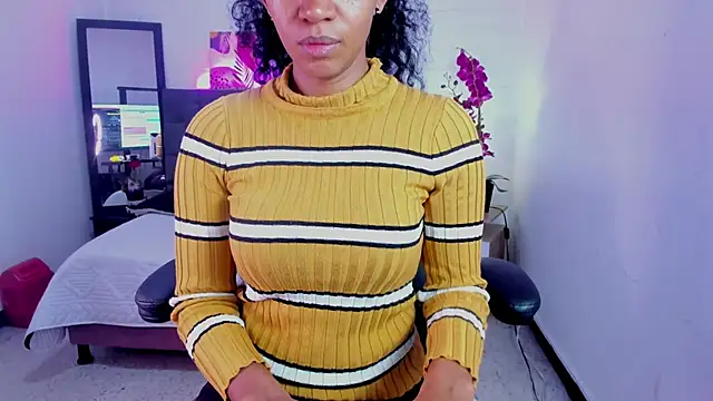 Snapshot of Ellie_Alves chatting on 12.20.25 Ellie Alves online show from 12.20.25