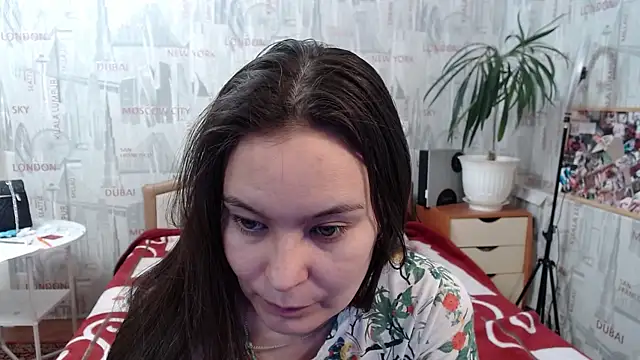 Snapshot of GinaQSoul chatting on 02.08.25 GinaQSoul online show from 02.08.25