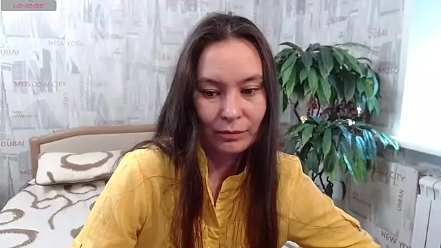 Snapshot of GinaQSoul chatting on 06.17.26 GinaQSoul online show from 06.17.26