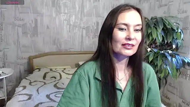 Snapshot of GinaQSoul chatting on 06.18.26 GinaQSoul online show from 06.18.26