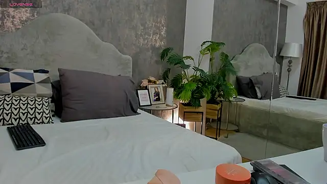 LisaCroft online show from 02.09.26