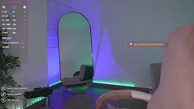 Snapshot of CATALINA_RESTREPO chatting on 03.22.25 CATALINA RESTREPO online show from 03.22.25