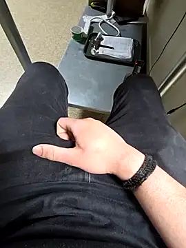 Snapshot of vikki432 chatting on 02.23.26 vikki432 online show from 02.23.26