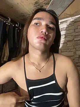 Snapshot of CasandraDiaz chatting on 11.12.25 CasandraDiaz online show from 11.12.25