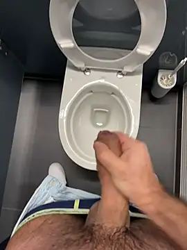 Snapshot of mrcumshotboy chatting on 02.16.25 mrcumshotboy online show from 02.16.25