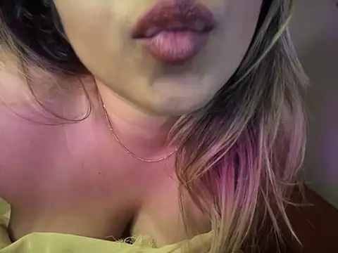 Snapshot of _neesha_414_ chatting on 01.18.25  neesha 414  online show from 01.18.25