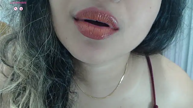 Snapshot of _neesha_414_ chatting on 10.03.25  neesha 414  online show from 10.03.25