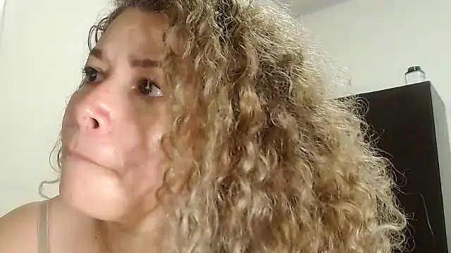 dalilasquirt1 online show from 12.13.24