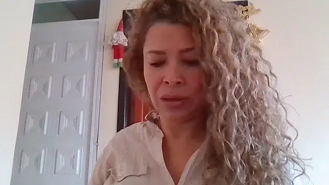 dalilasquirt1 online show from 12.26.24