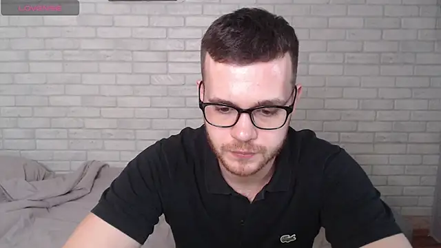 Snapshot of Alexxx_horny chatting on 05.12.26 Alexxx horny online show from 05.12.26