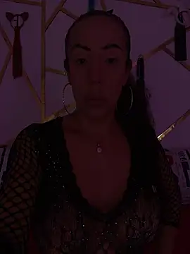 YOURSDEBORA online show from 04.24.26