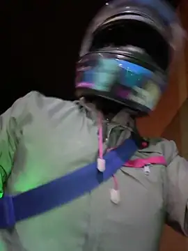 Snapshot of vaneelee chatting on 11.16.25 vaneelee online show from 11.16.25