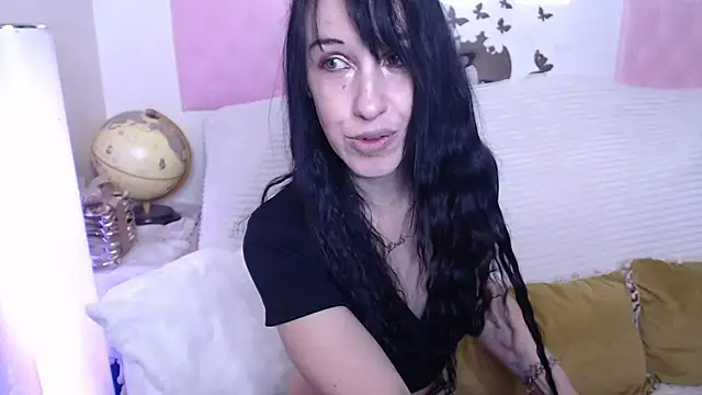 Snapshot of -carla- chatting on 02.08.26 -carla- online show from 02.08.26