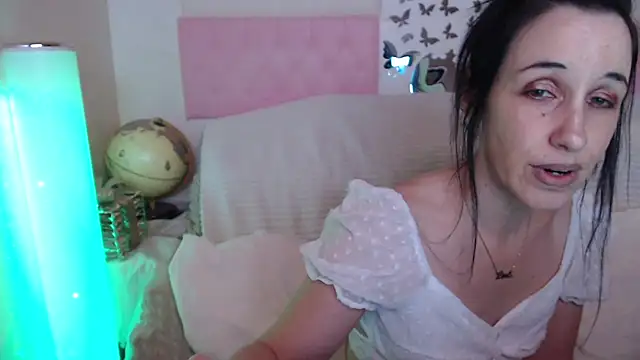 Snapshot of -carla- chatting on 02.18.26 -carla- online show from 02.18.26