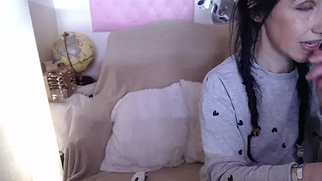 Snapshot of -carla- chatting on 03.26.26 -carla- online show from 03.26.26