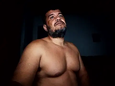 Snapshot of tarra122 chatting on 04.13.26 tarra122 online show from 04.13.26