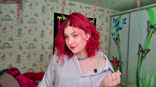 Snapshot of SmokyRose chatting on 05.18.26 SmokyRose online show from 05.18.26