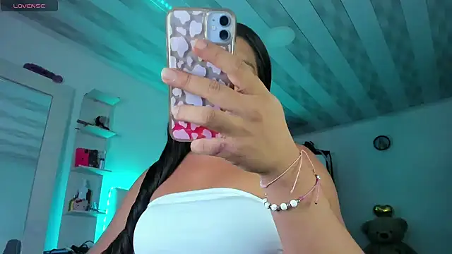 Snapshot of briitany_hot chatting on 02.16.25 briitany hot online show from 02.16.25