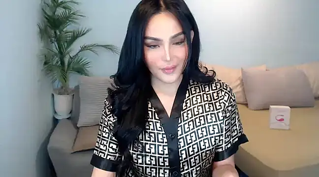 Snapshot of PrettyWomanxxx chatting on 02.21.25 PrettyWomanxxx online show from 02.21.25