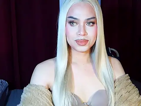 Snapshot of MistressLuna1 chatting on 02.25.26 MistressLuna1 online show from 02.25.26