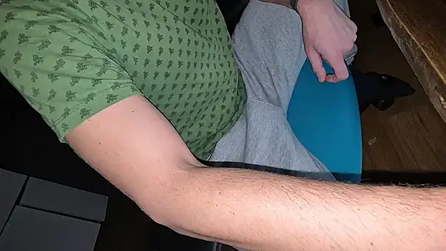 -luckybong- online show from 12.13.24