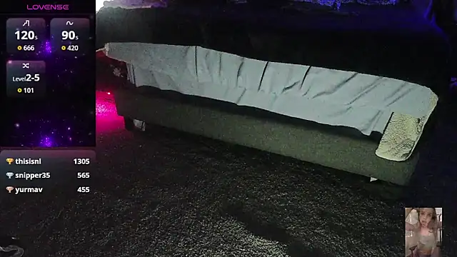 Snapshot of Blondiewithanass chatting on 11.29.25 Blondiewithanass online show from 11.29.25