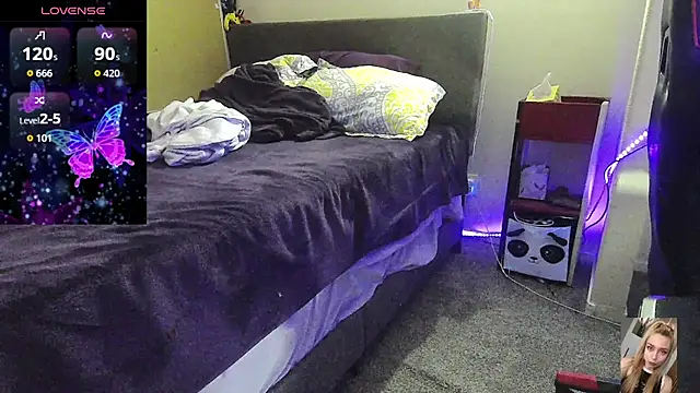 Snapshot of Blondiewithanass chatting on 02.08.26 Blondiewithanass online show from 02.08.26