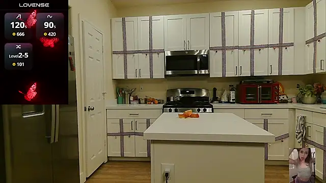 Snapshot of Blondiewithanass chatting on 02.17.26 Blondiewithanass online show from 02.17.26