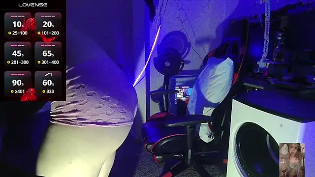 Snapshot of Blondiewithanass chatting on 03.05.26 Blondiewithanass online show from 03.05.26