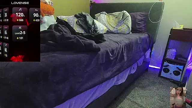 Snapshot of Blondiewithanass chatting on 03.15.26 Blondiewithanass online show from 03.15.26