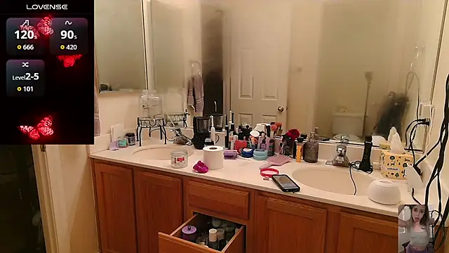 Snapshot of Blondiewithanass chatting on 04.07.26 Blondiewithanass online show from 04.07.26