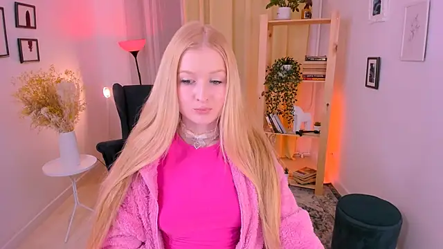 Laly Peach online show from 03.12.25