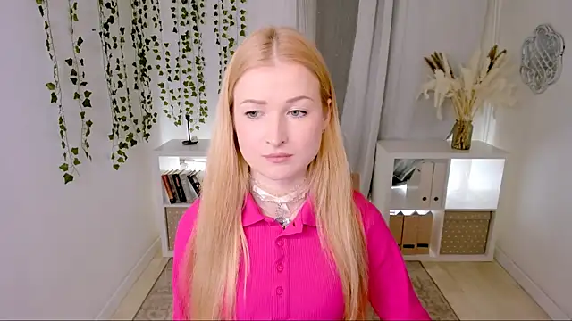 Laly Peach online show from 03.18.25