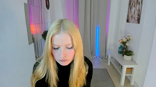 Laly Peach online show from 09.17.25