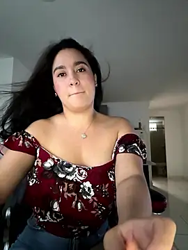 Snapshot of Nina_lovi chatting on 01.14.26 Nina lovi online show from 01.14.26